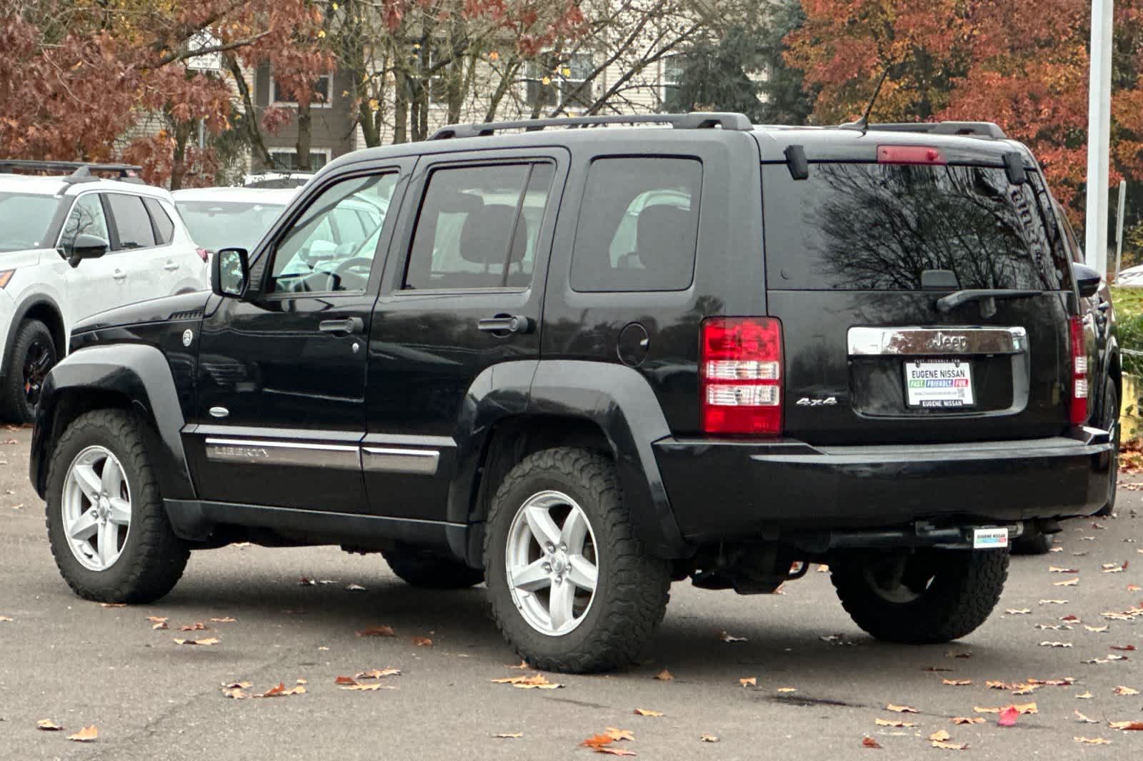 Thumbnail: 2012 Jeep Liberty - 6