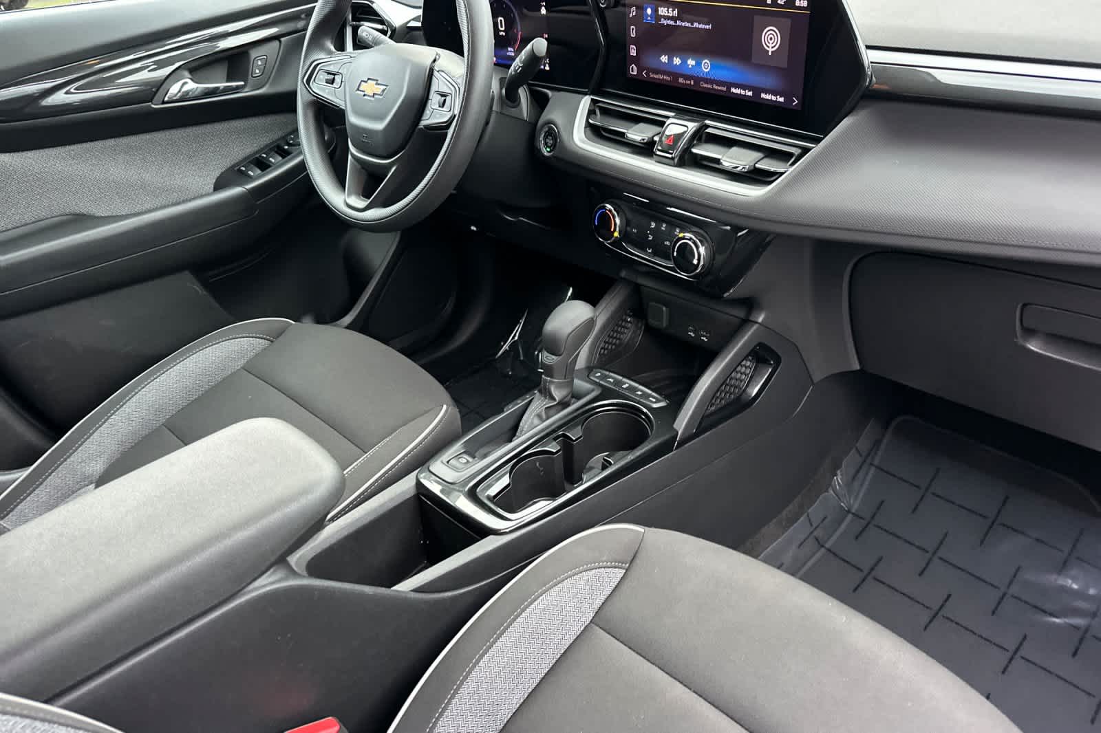 Thumbnail: 2025 Chevrolet TrailBlazer - 16