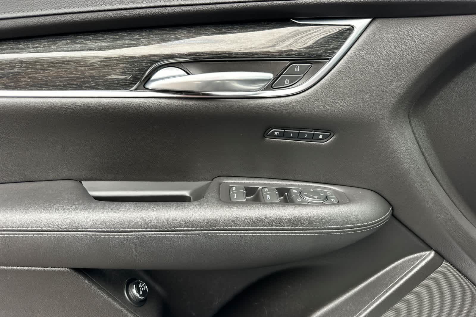 Thumbnail: 2020 Cadillac XT5 - 12