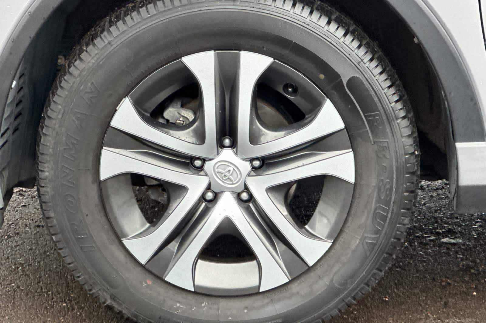 Thumbnail: 2018 Toyota RAV4 - 25