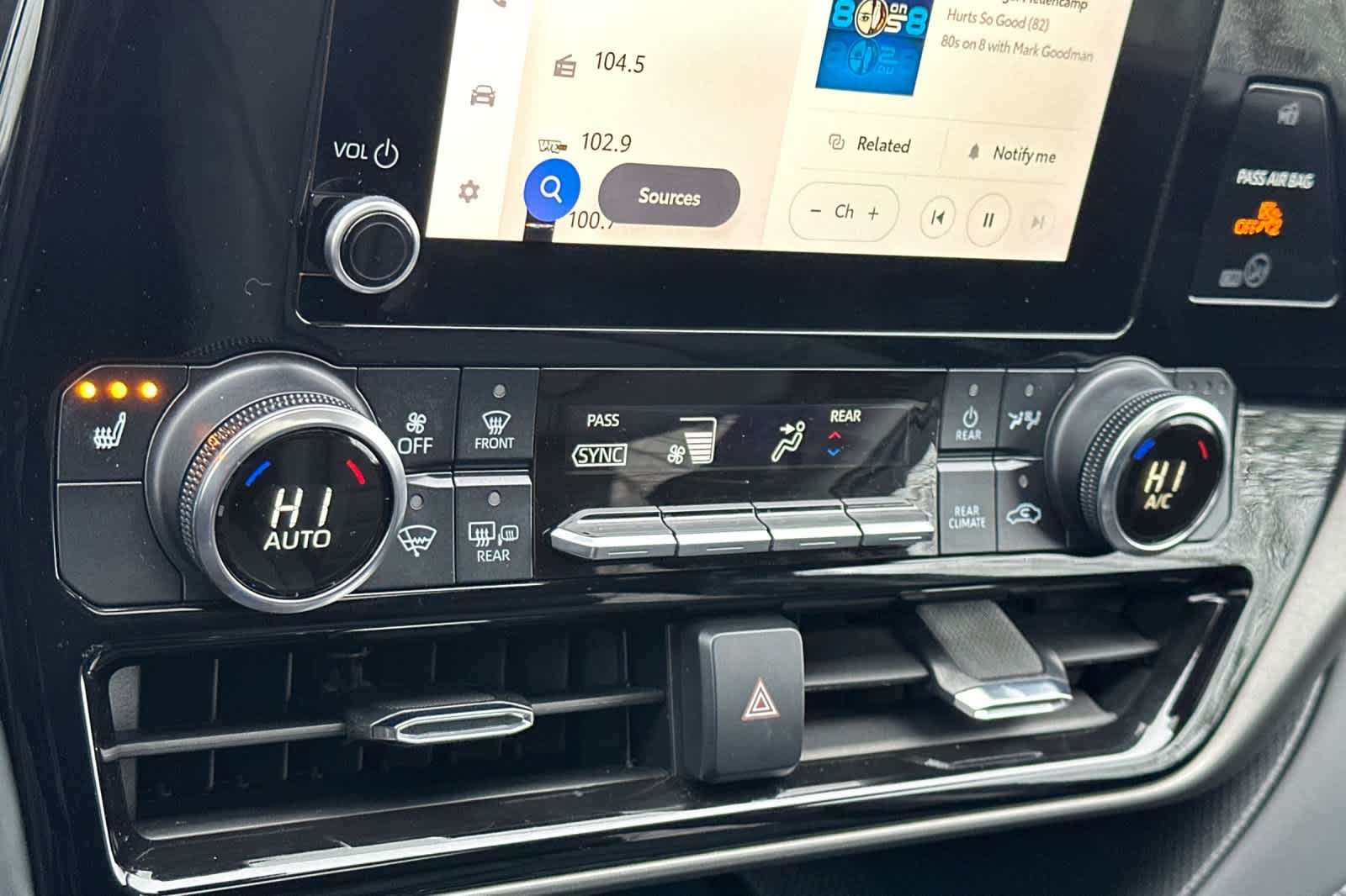 Thumbnail: 2023 Toyota Highlander - 21