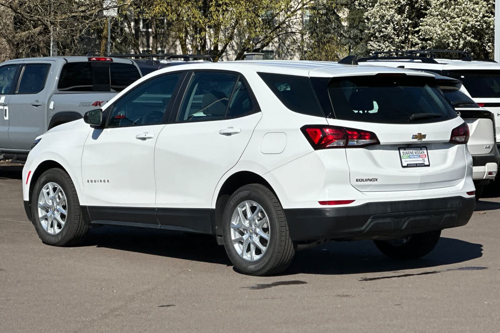 Thumbnail: 2022 Chevrolet Equinox - 6