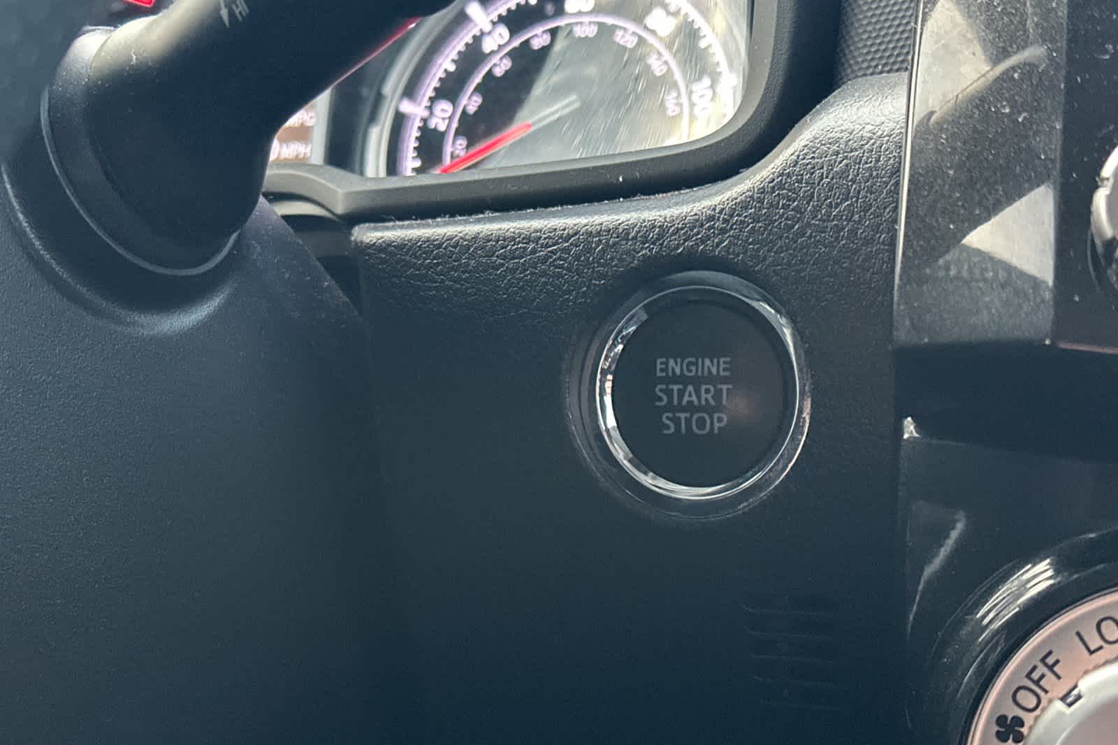 Thumbnail: 2022 Toyota 4Runner - 23