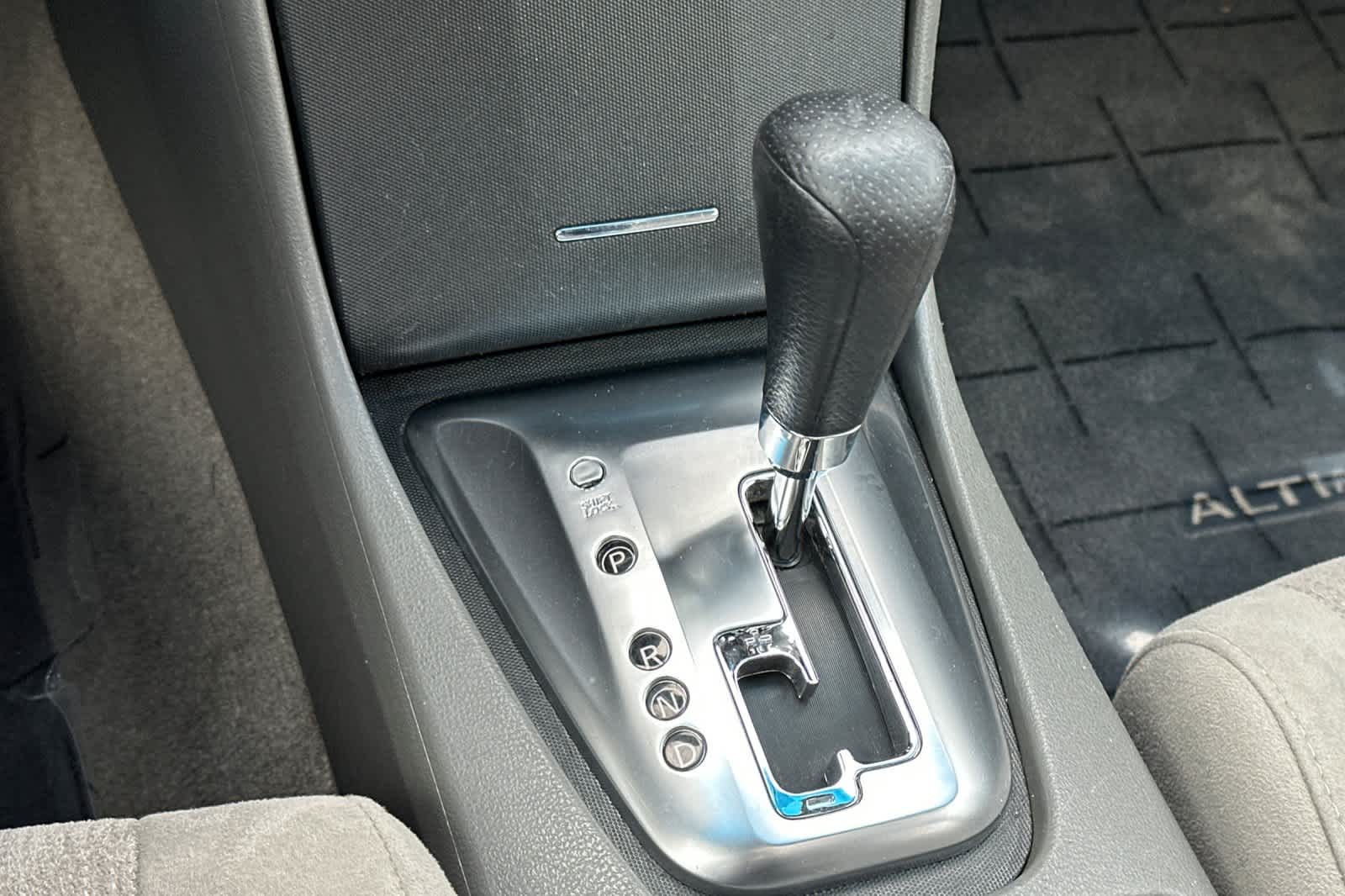 Thumbnail: 2010 Nissan Altima - 19