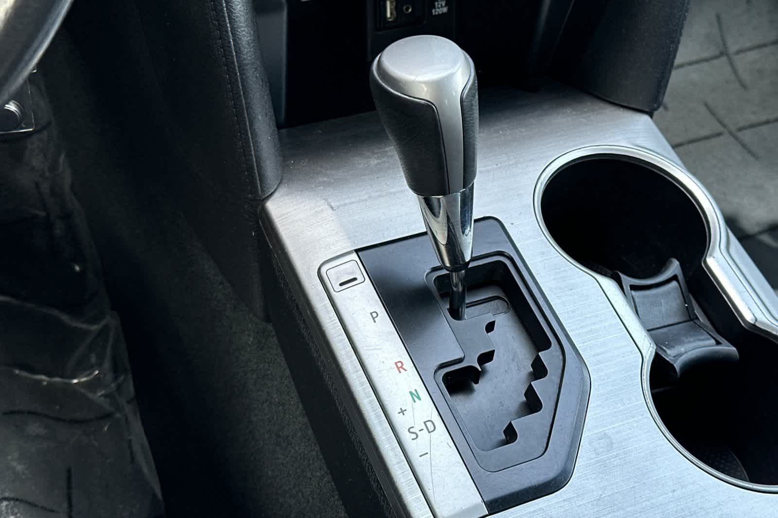 Thumbnail: 2013 Toyota Camry - 19