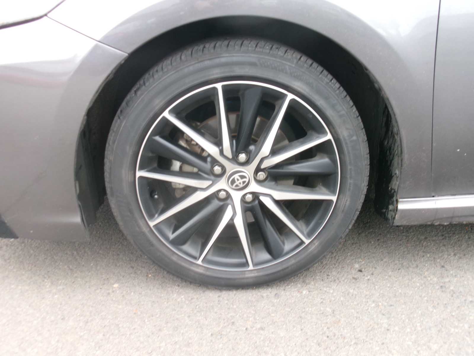 Thumbnail: 2023 Toyota Camry - 10