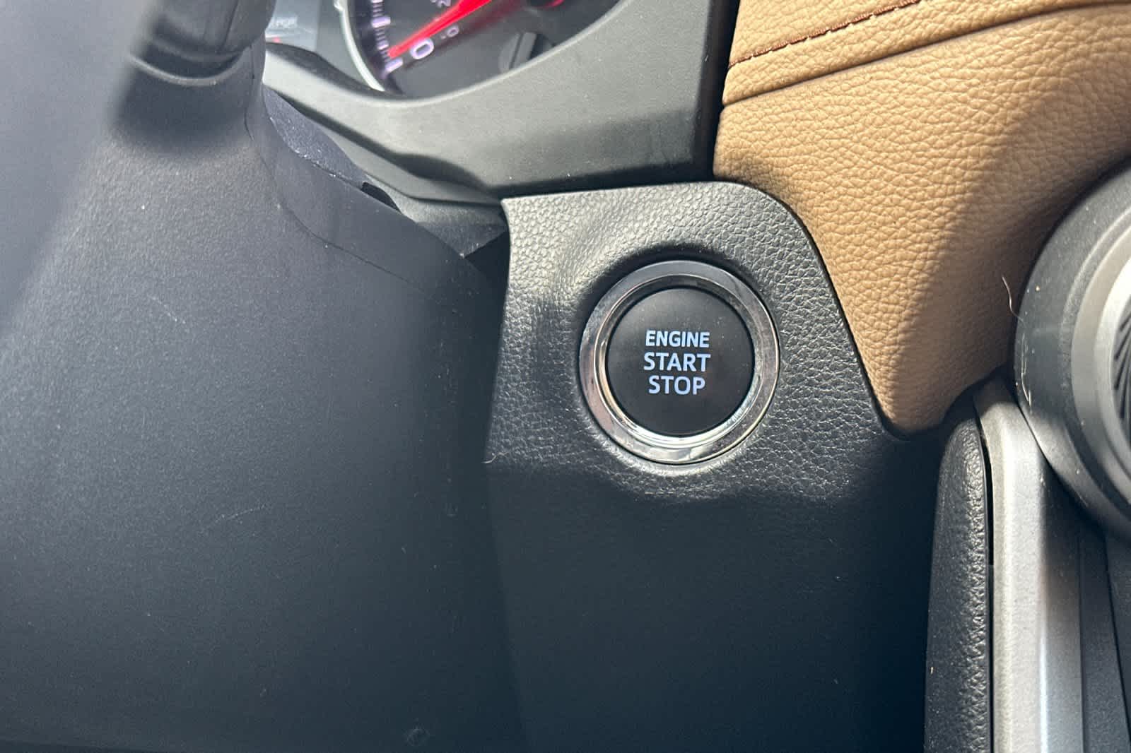 Thumbnail: 2022 Toyota RAV4 - 22