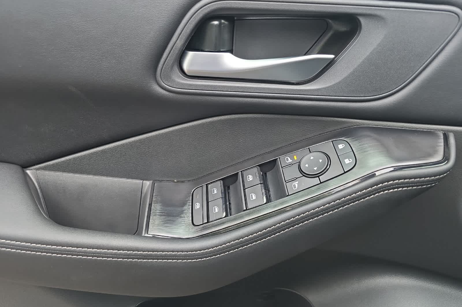 Thumbnail: 2026 Nissan Rogue - 12