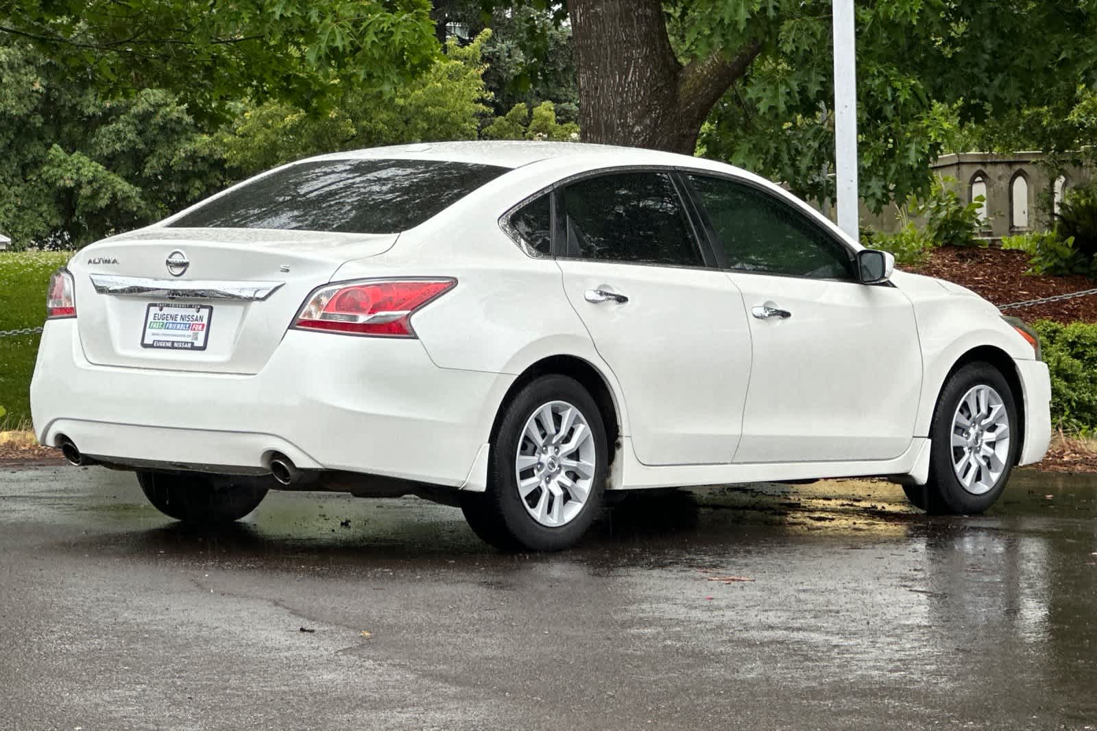 Used 2015 Nissan Altima S with VIN 1N4AL3APXFC205783 for sale in Eugene, OR