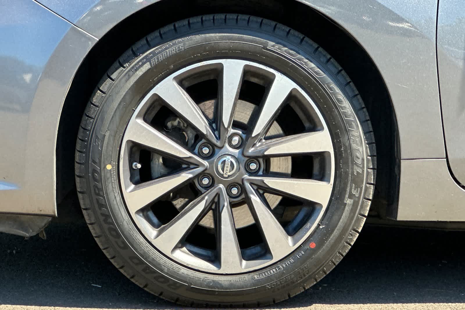 Thumbnail: 2017 Nissan Altima - 25