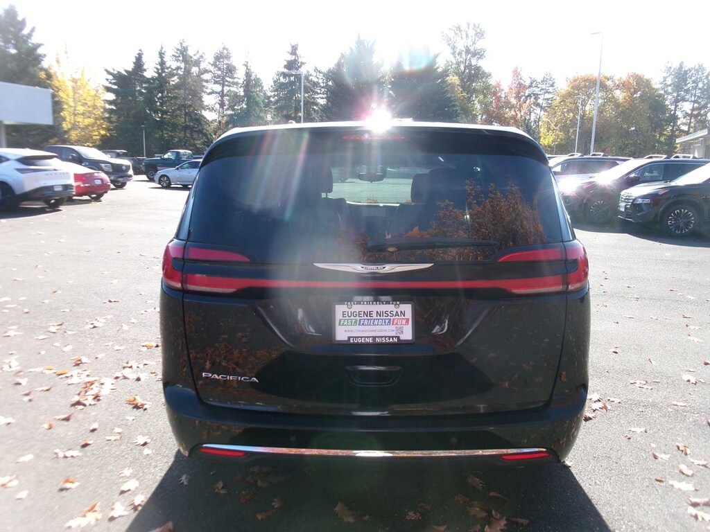 Used 2024 Chrysler Pacifica Touring L Van Passenger Van