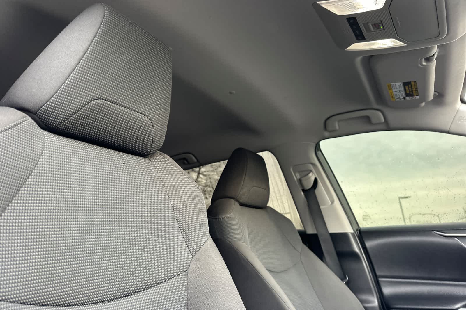 Thumbnail: 2022 Toyota RAV4 - 17