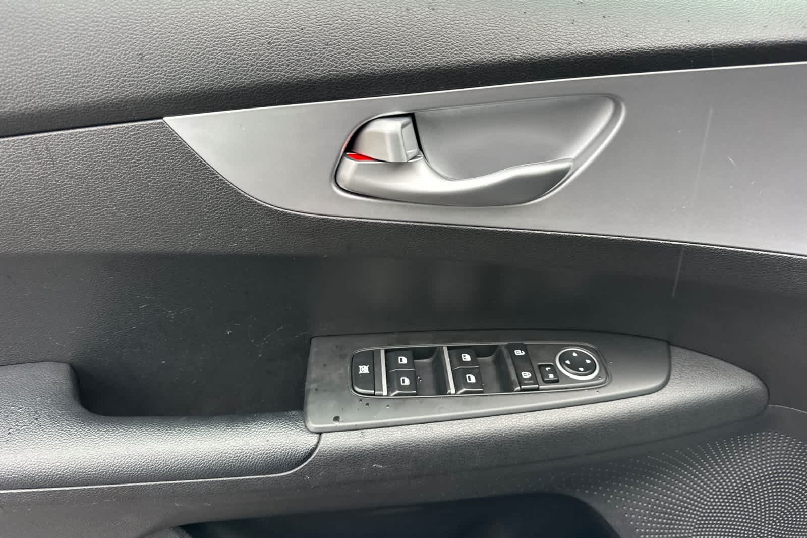 Thumbnail: 2023 Kia Forte - 12