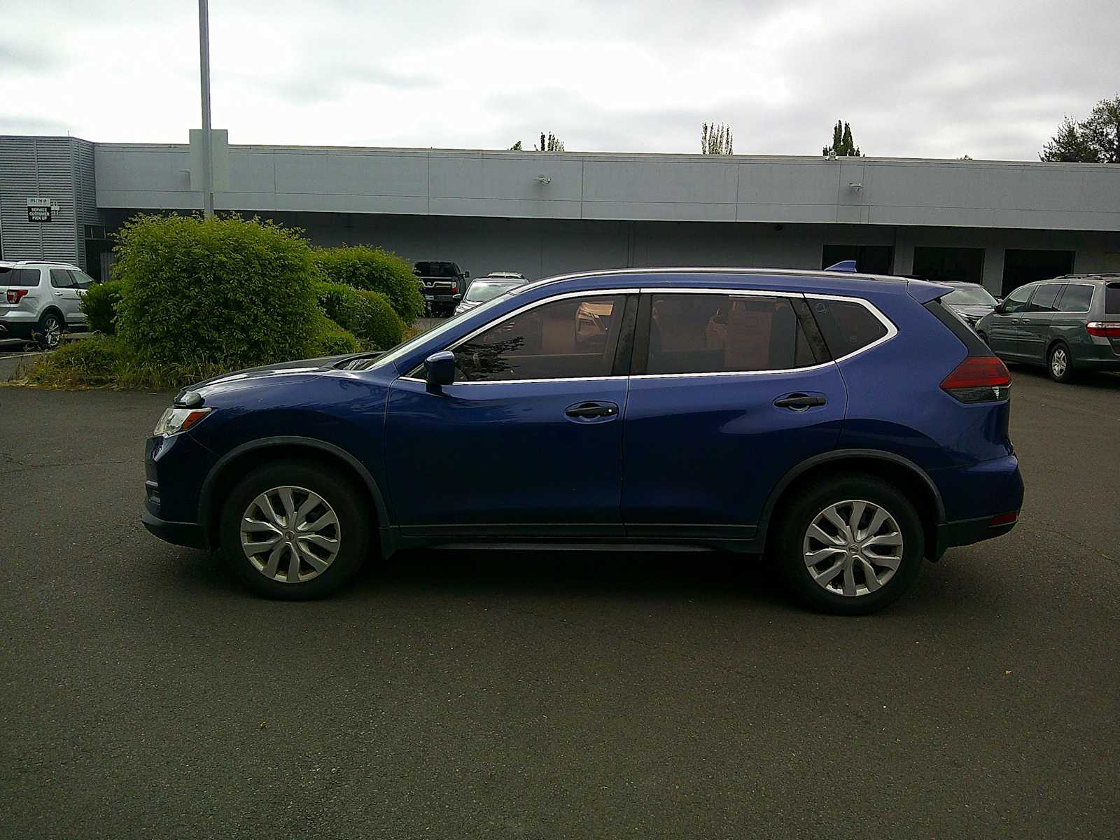 Thumbnail: 2018 Nissan Rogue - 2