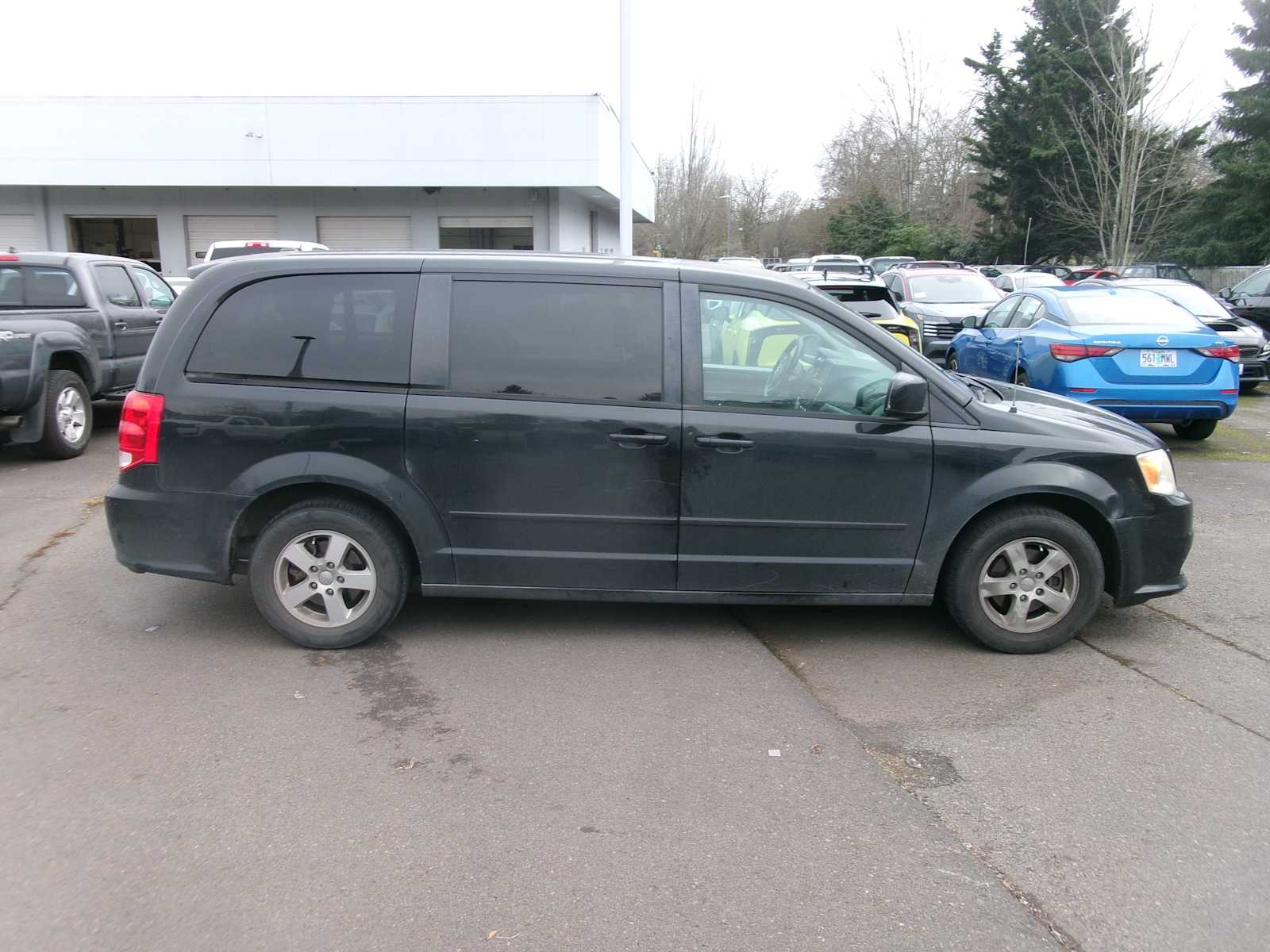 Thumbnail: 2011 Dodge Grand Caravan - 6