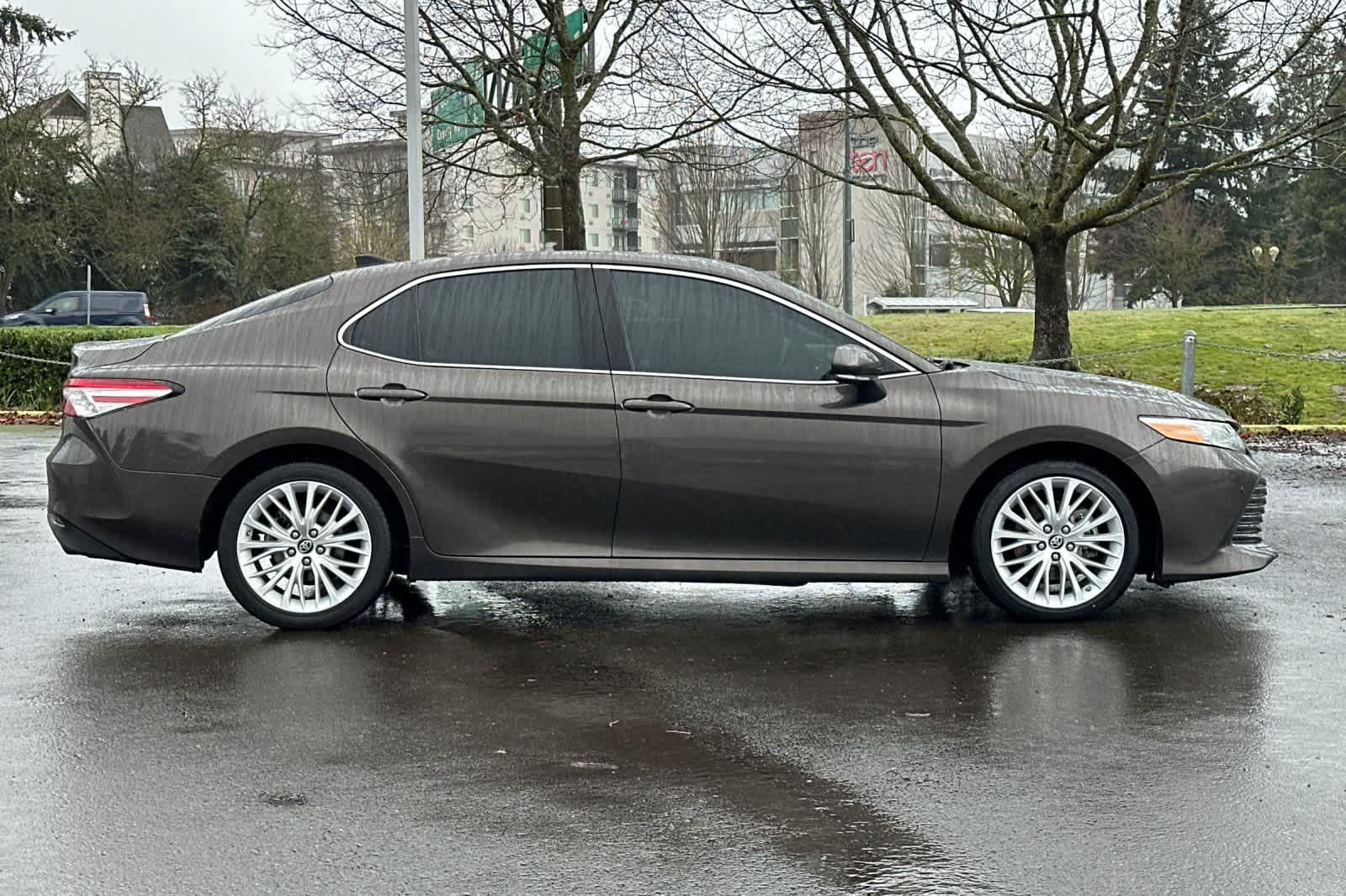 Thumbnail: 2018 Toyota Camry - 8