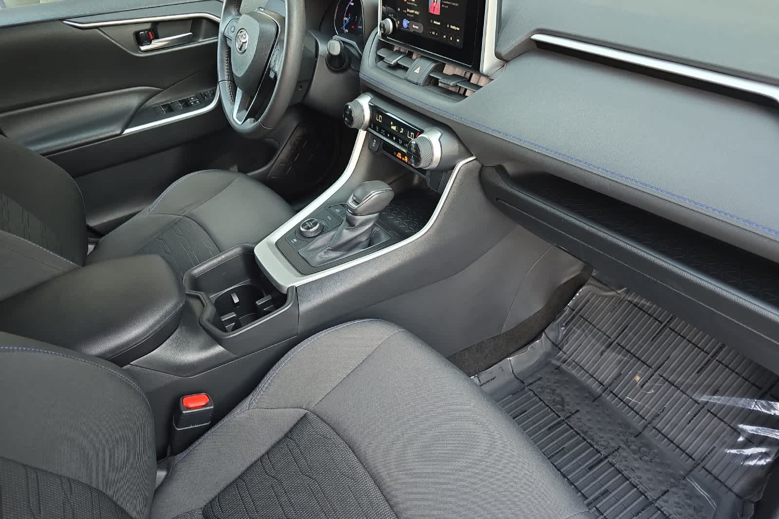 Thumbnail: 2023 Toyota RAV4 - 16