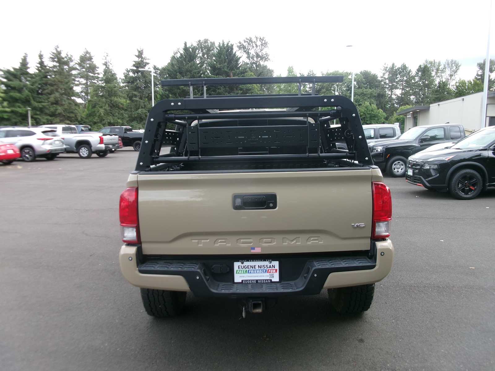 Thumbnail: 2017 Toyota Tacoma - 4