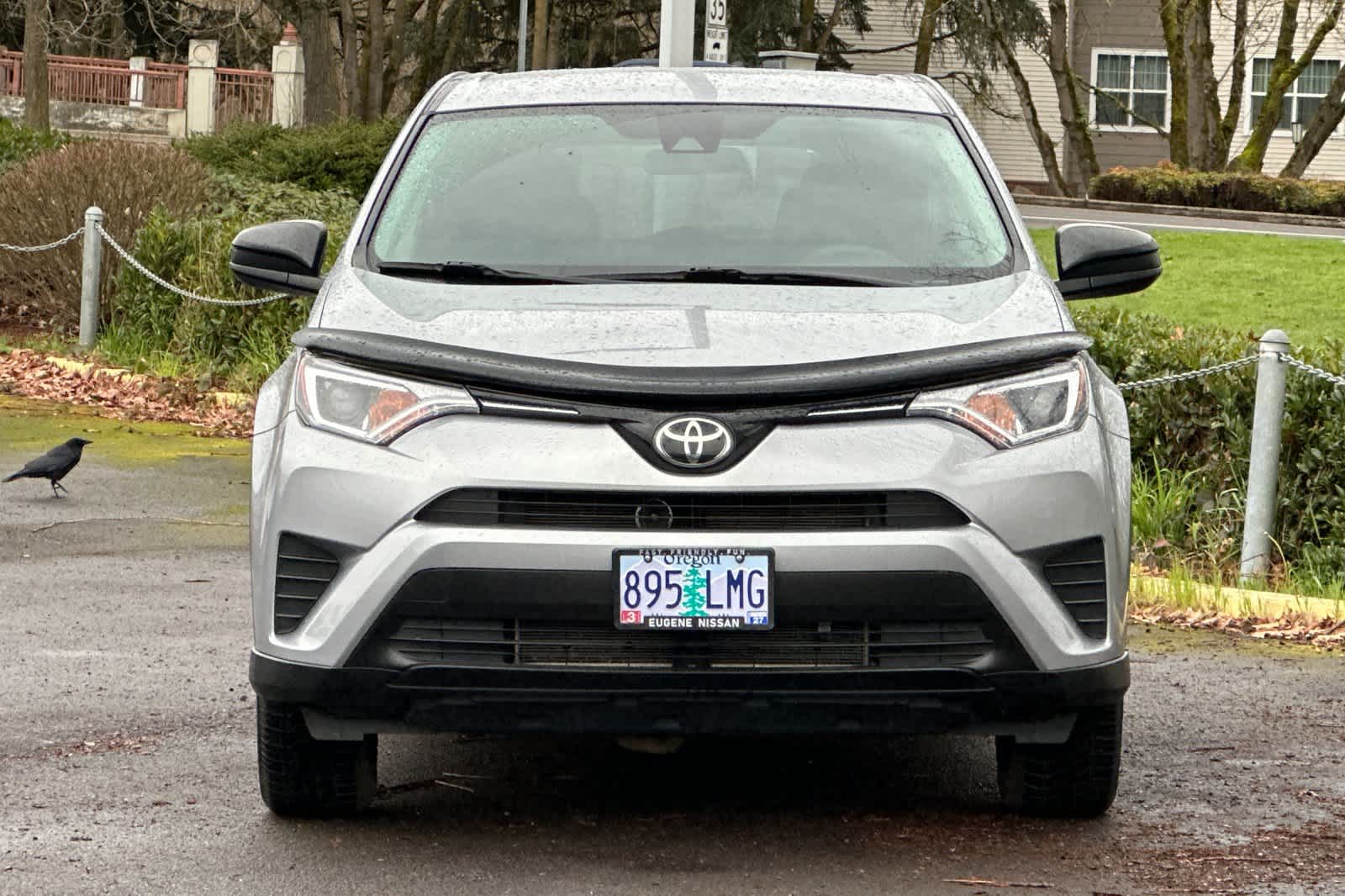 Thumbnail: 2018 Toyota RAV4 - 10