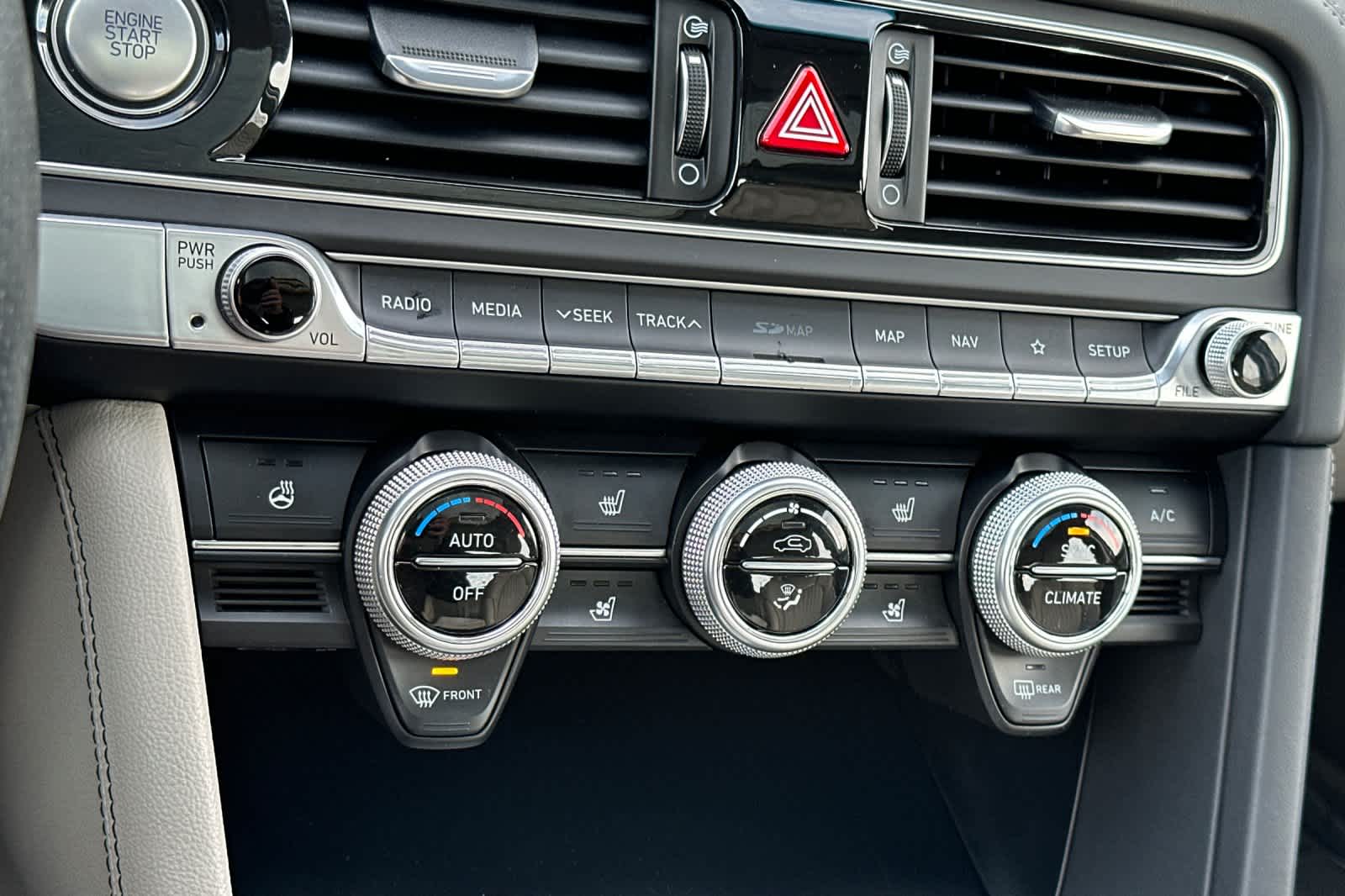 Thumbnail: 2019 Genesis G70 - 20