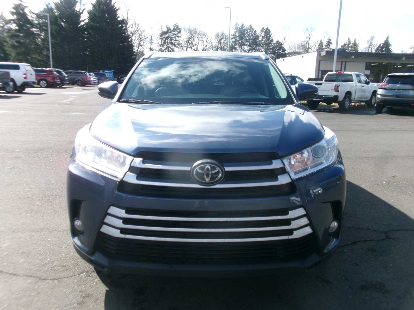 Thumbnail: 2017 Toyota Highlander - 8