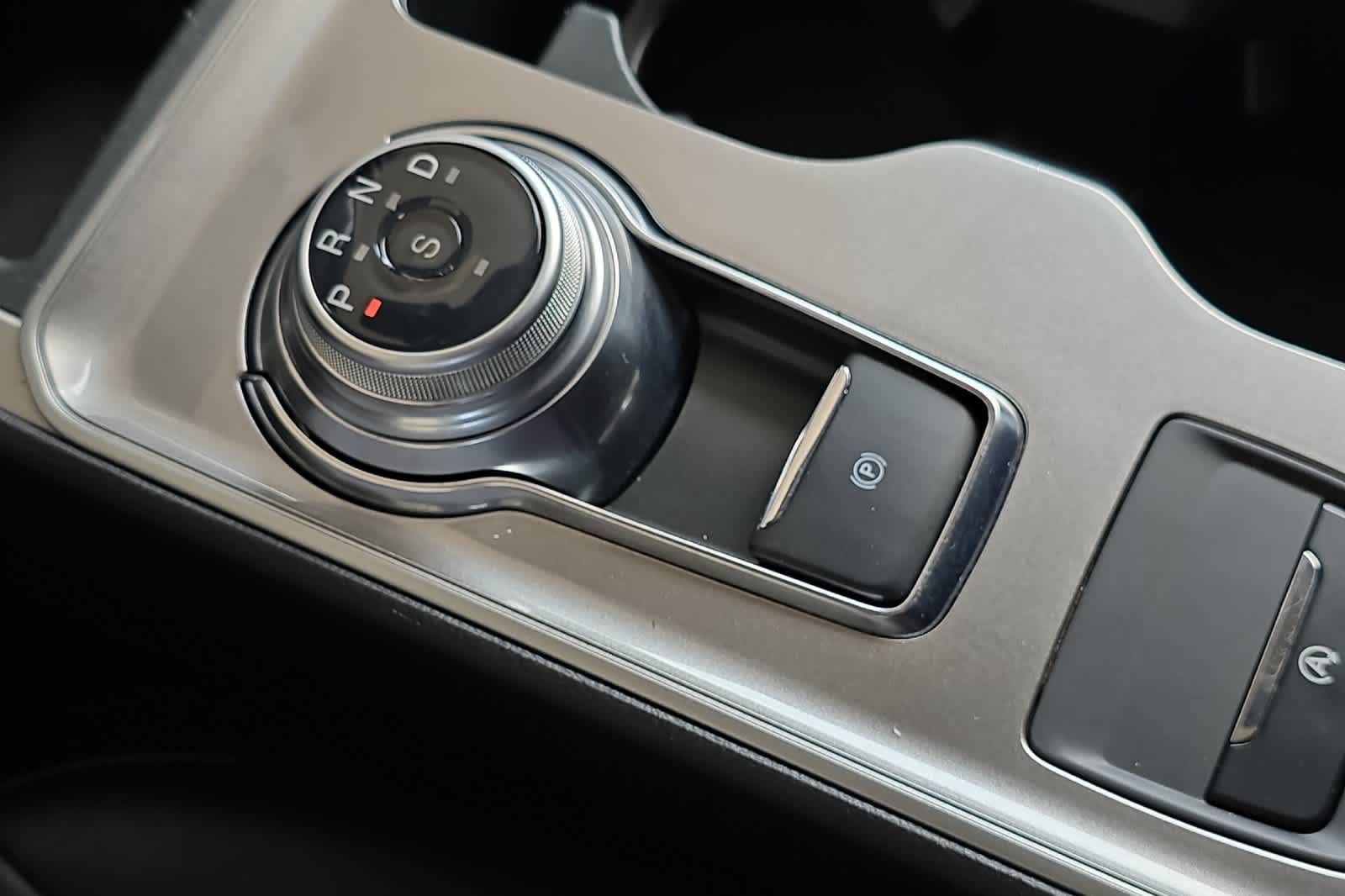 Thumbnail: 2024 Ford Edge - 21