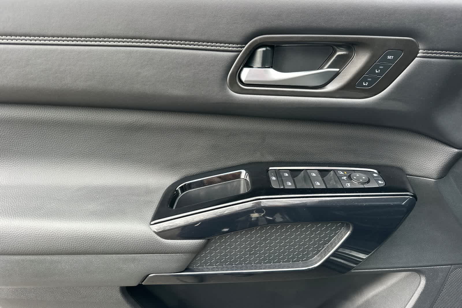 Thumbnail: 2026 Nissan Pathfinder - 12