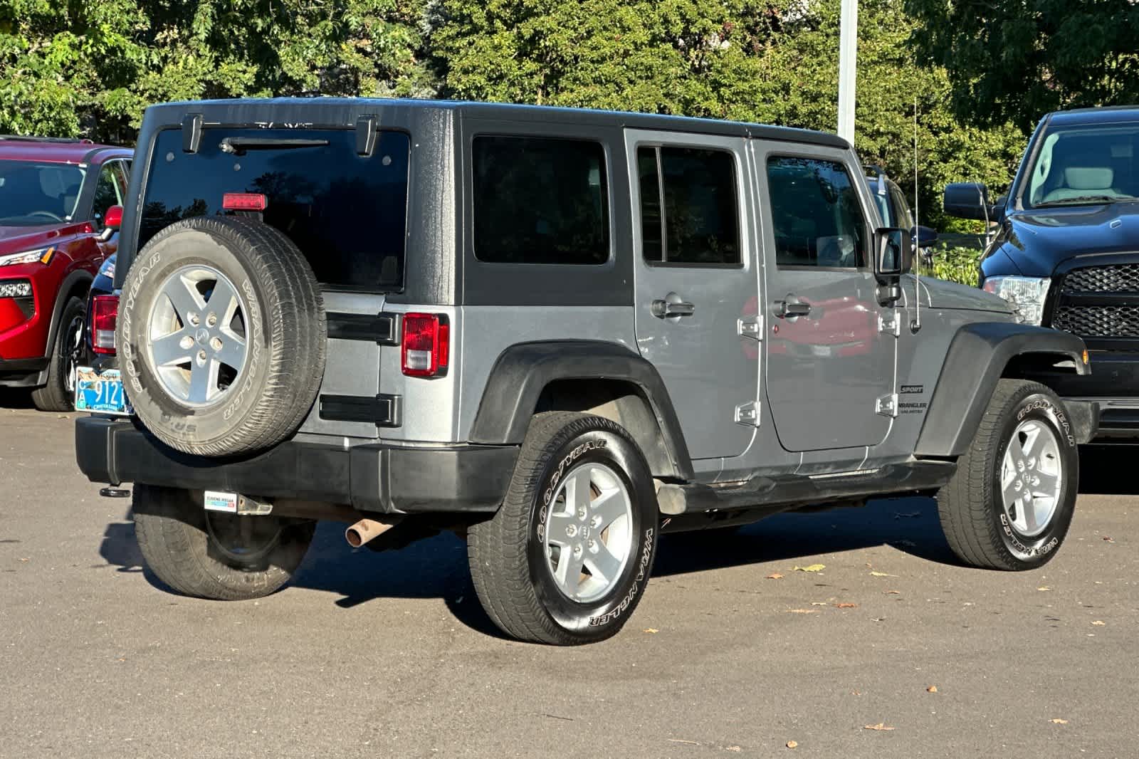 2016 Jeep Wrangler Unlimited Sport photo 2