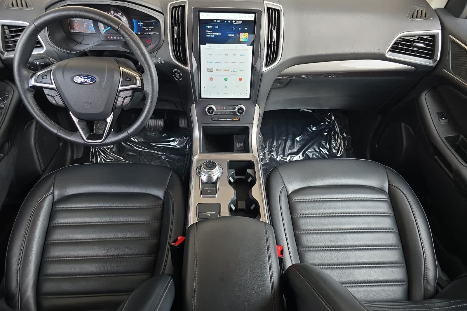 2024 Ford Edge SEL photo 3