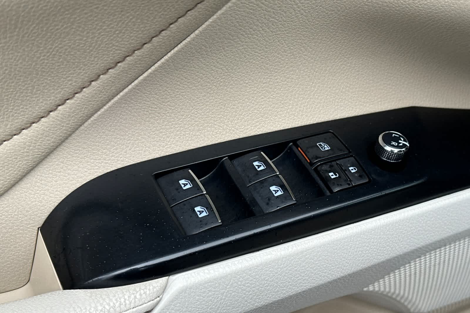 Thumbnail: 2018 Toyota Camry - 13