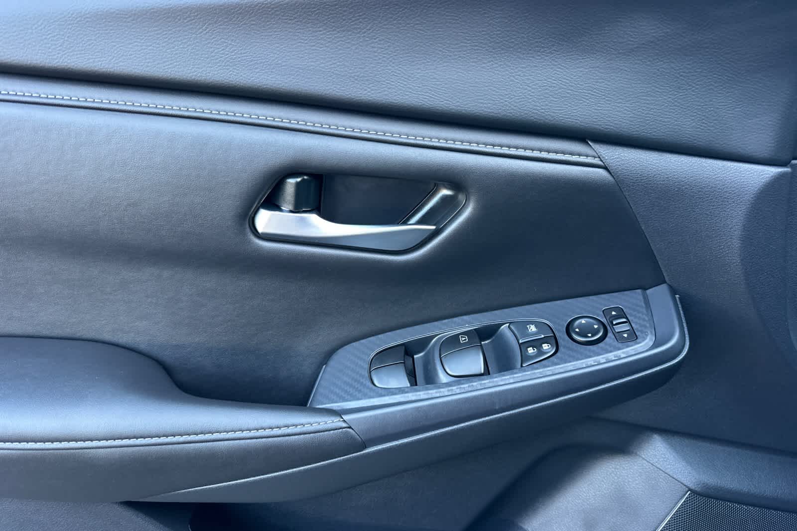 Thumbnail: 2025 Nissan Sentra - 12