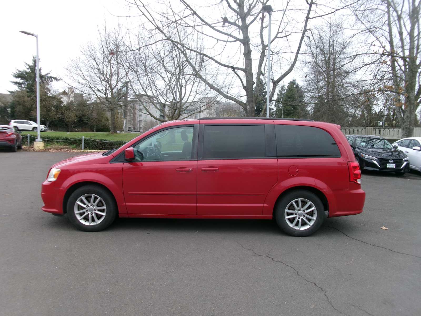 Used 2013 Dodge Grand Caravan SXT with VIN 2C4RDGCG6DR644000 for sale in Eugene, OR