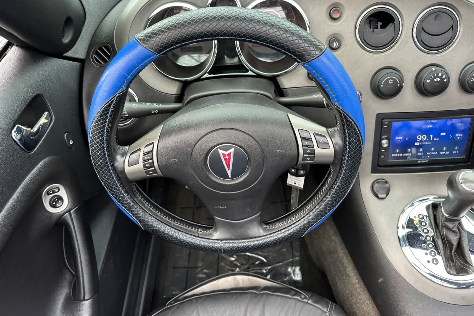 Thumbnail: 2007 Pontiac Solstice - 16