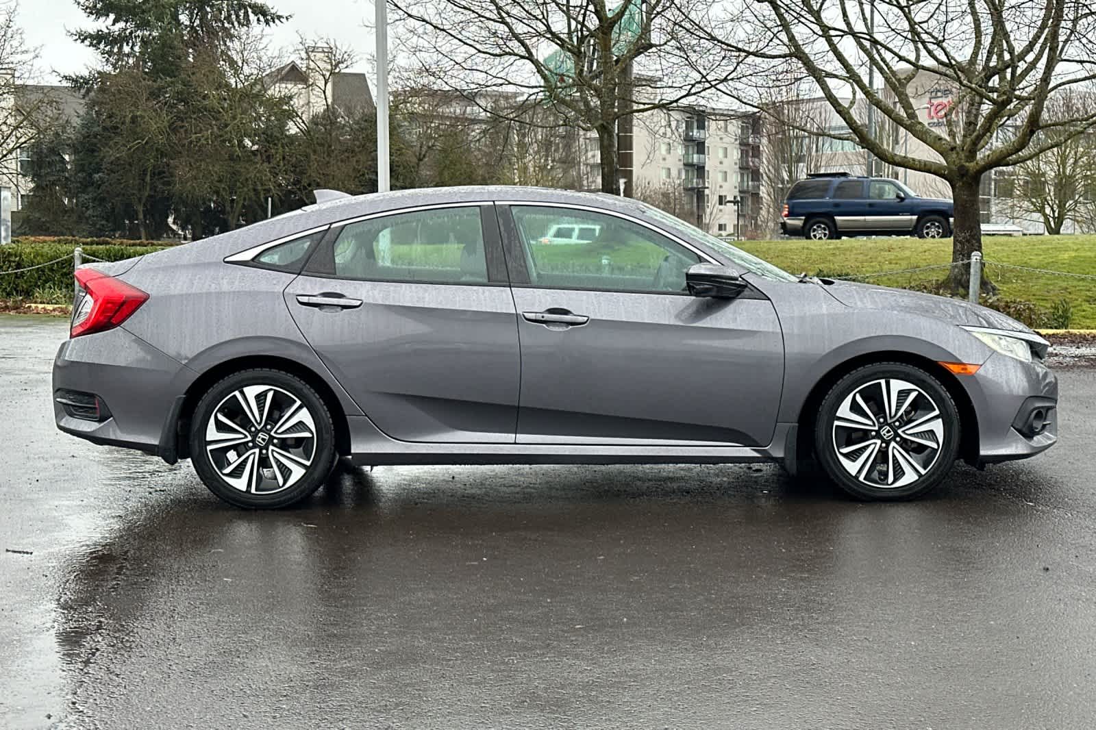 Thumbnail: 2016 Honda Civic - 8