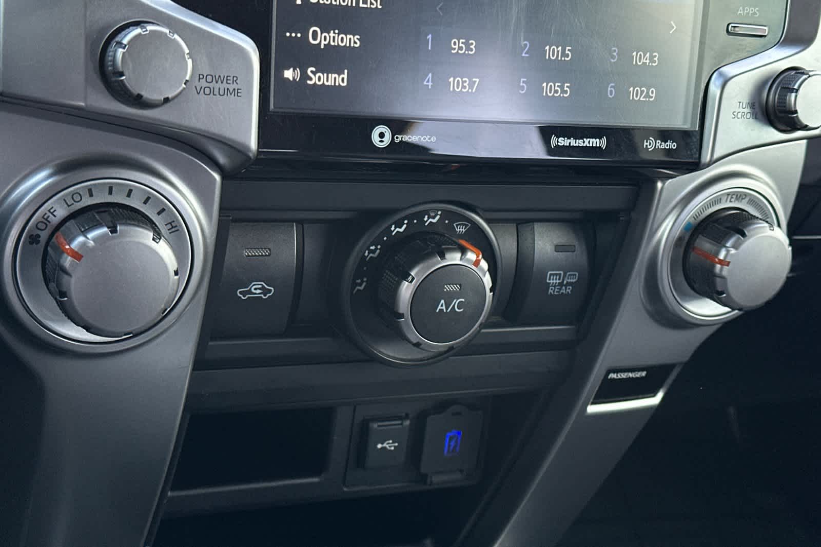 Thumbnail: 2021 Toyota 4Runner - 21