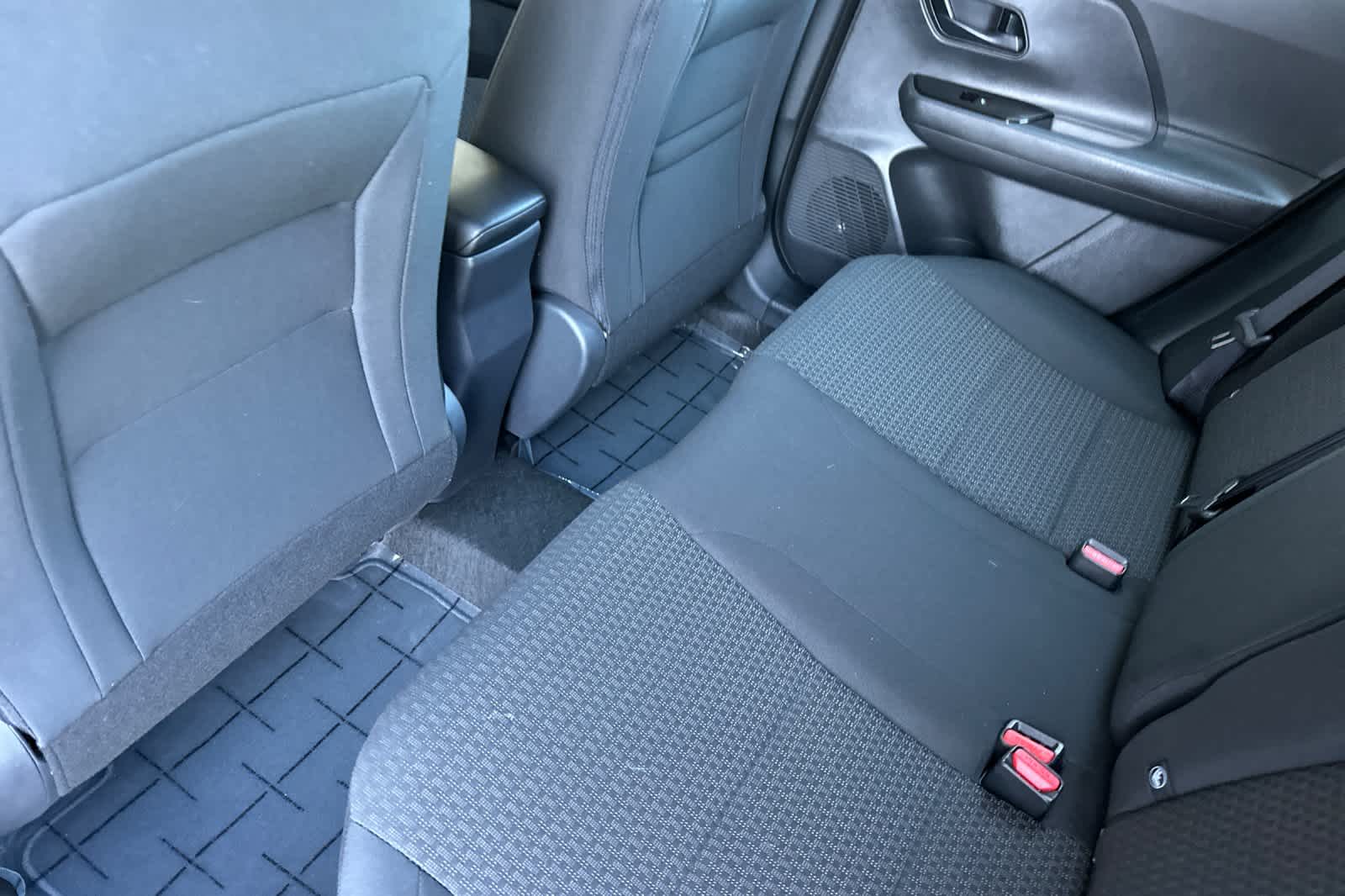 2025 Nissan Kicks S photo 4