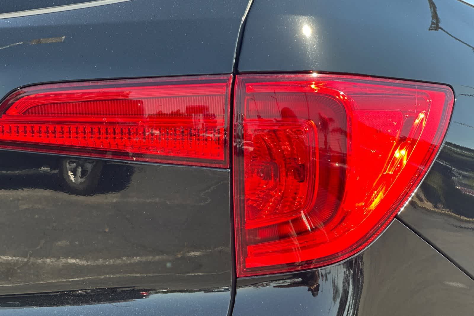 Thumbnail: 2017 Honda Pilot - 28