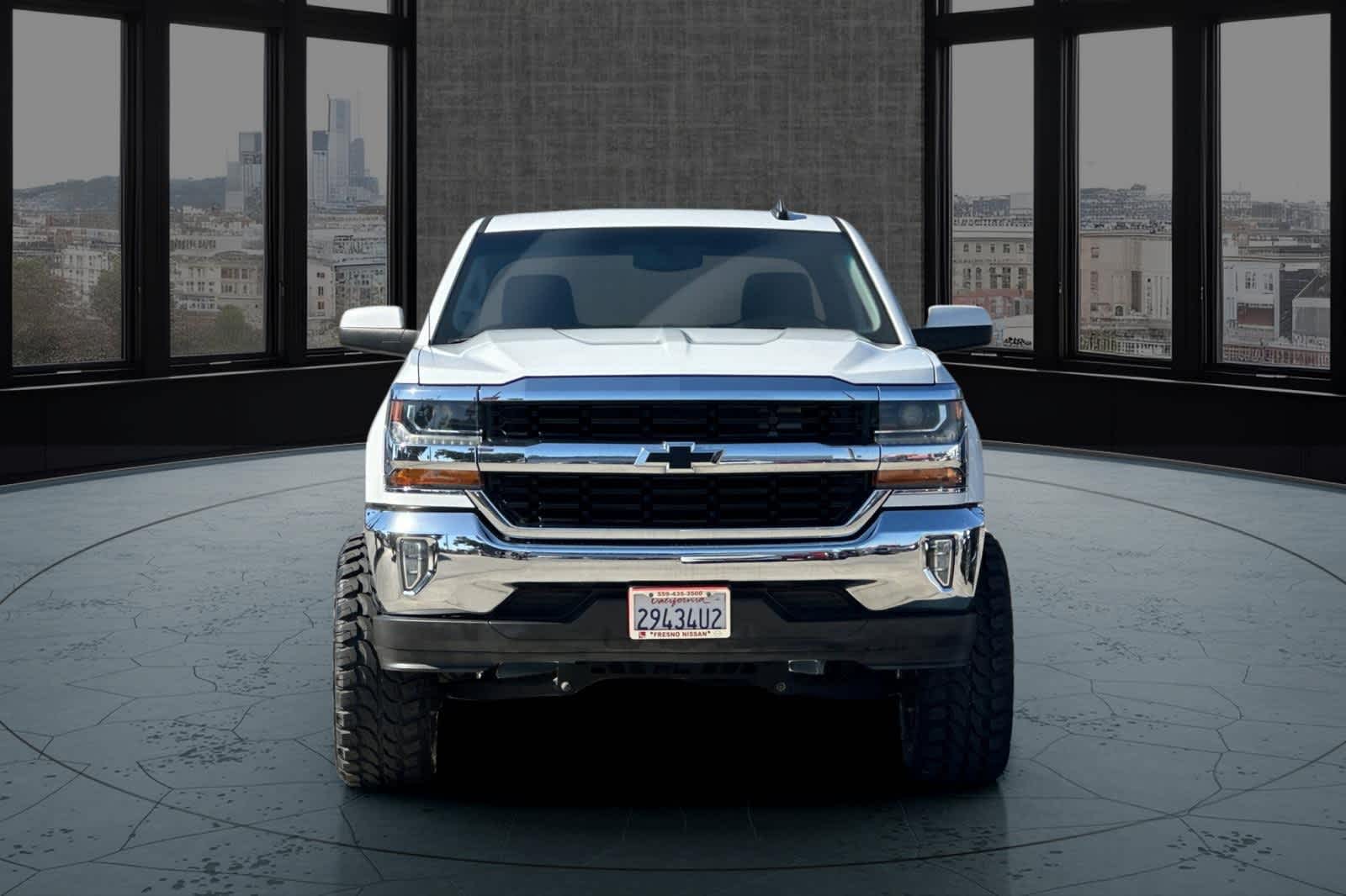 Thumbnail: 2018 Chevrolet Silverado 1500 - 10