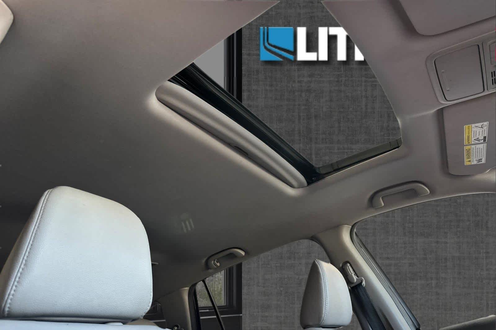 Thumbnail: 2017 Honda Pilot - 18