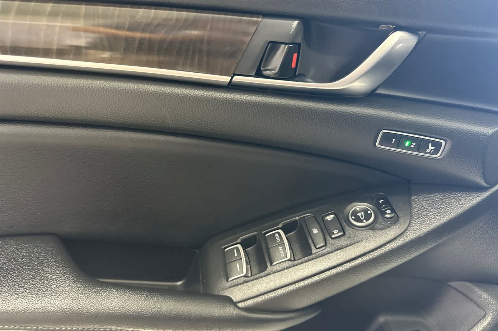 Thumbnail: 2018 Honda Accord - 12