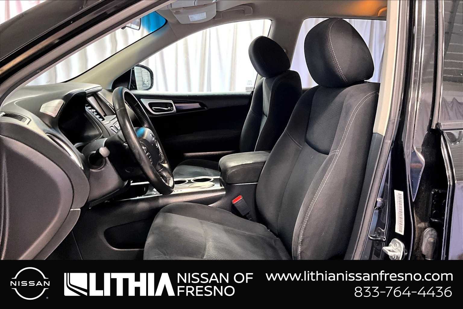 2014 Nissan Pathfinder SV 11