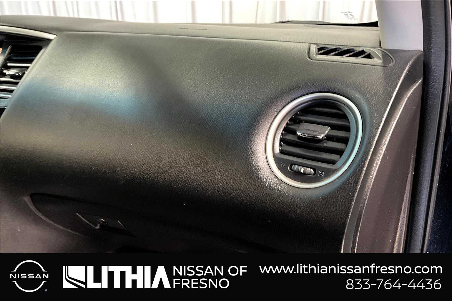 2014 Nissan Pathfinder SV 23