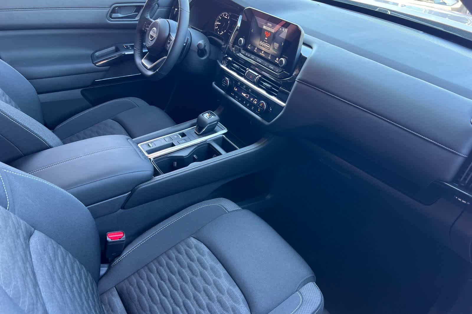 Thumbnail: 2024 Nissan Pathfinder - 17