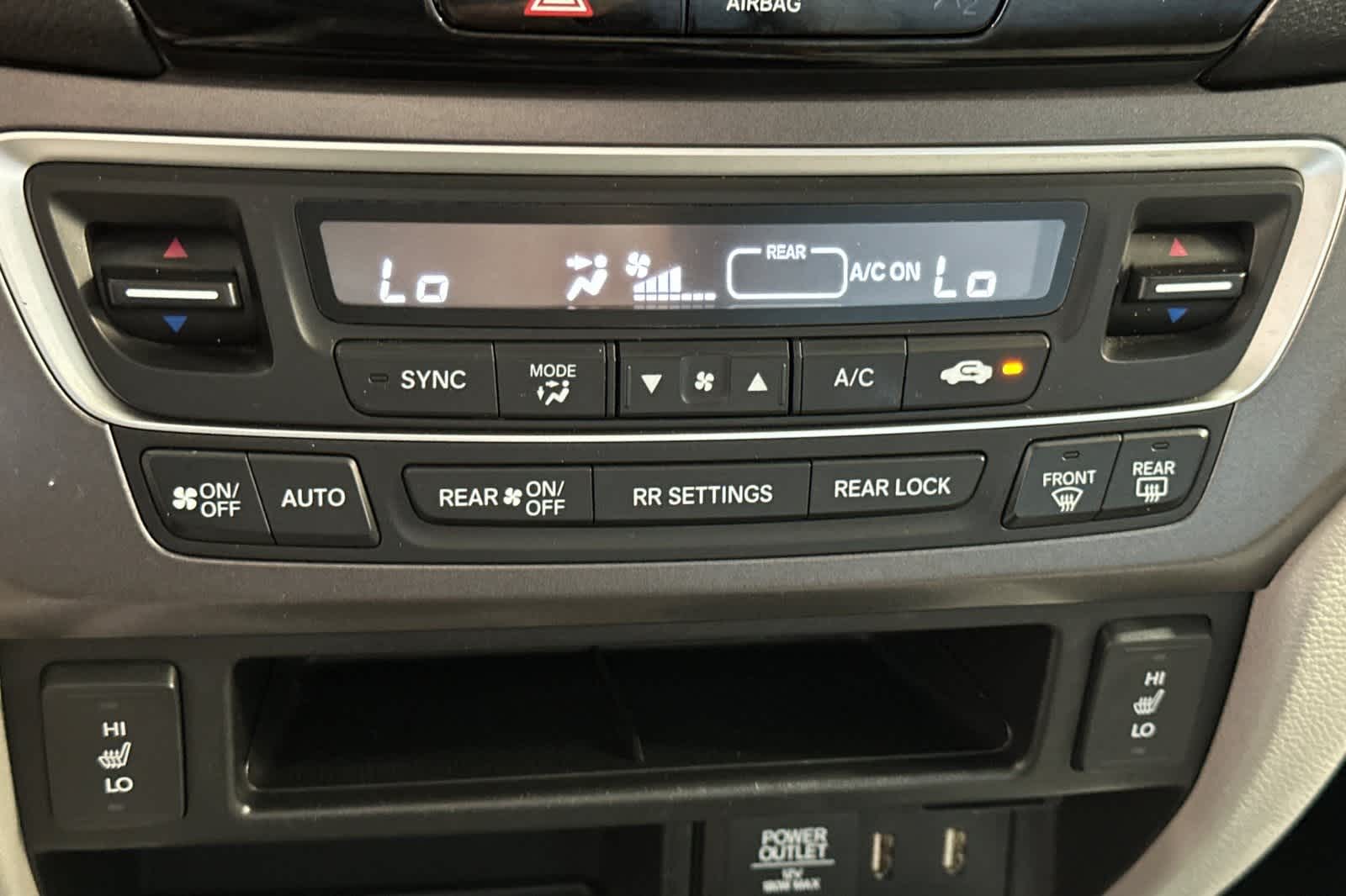 Thumbnail: 2017 Honda Pilot - 21