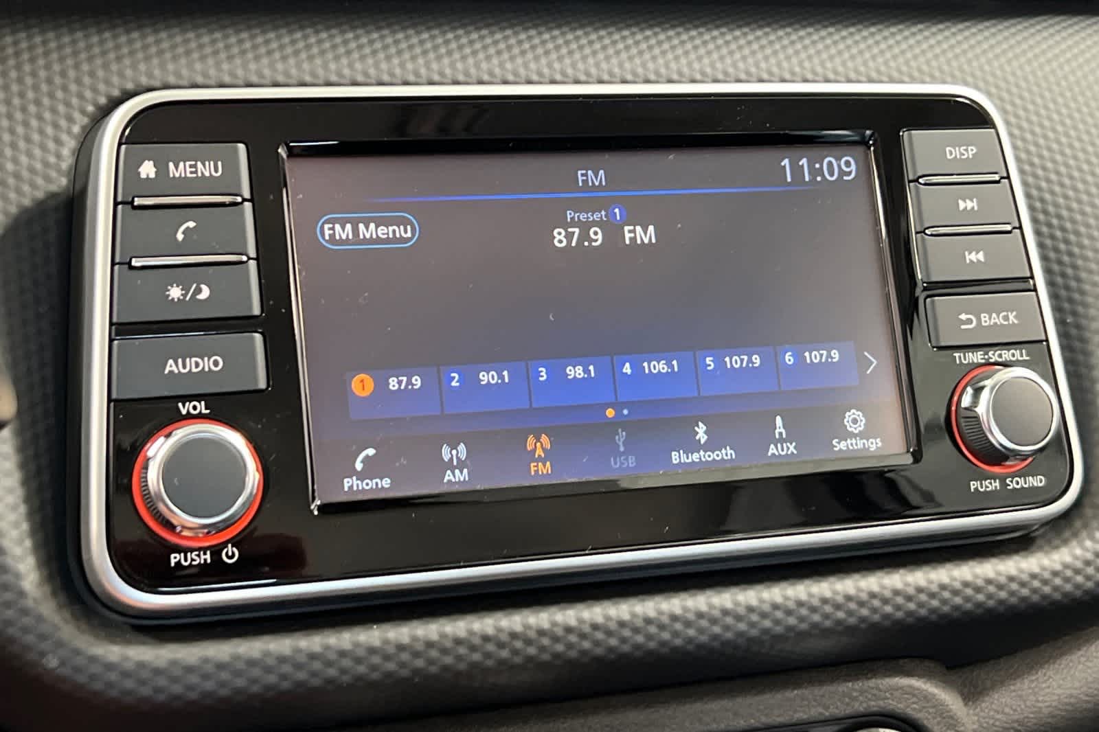 Thumbnail: 2025 Nissan Kicks - 18