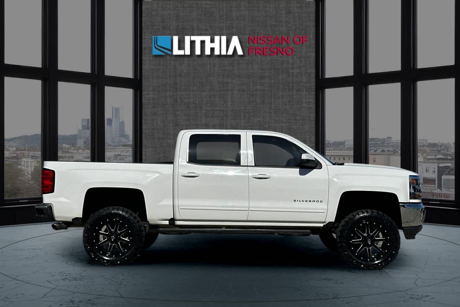 Thumbnail: 2018 Chevrolet Silverado 1500 - 8