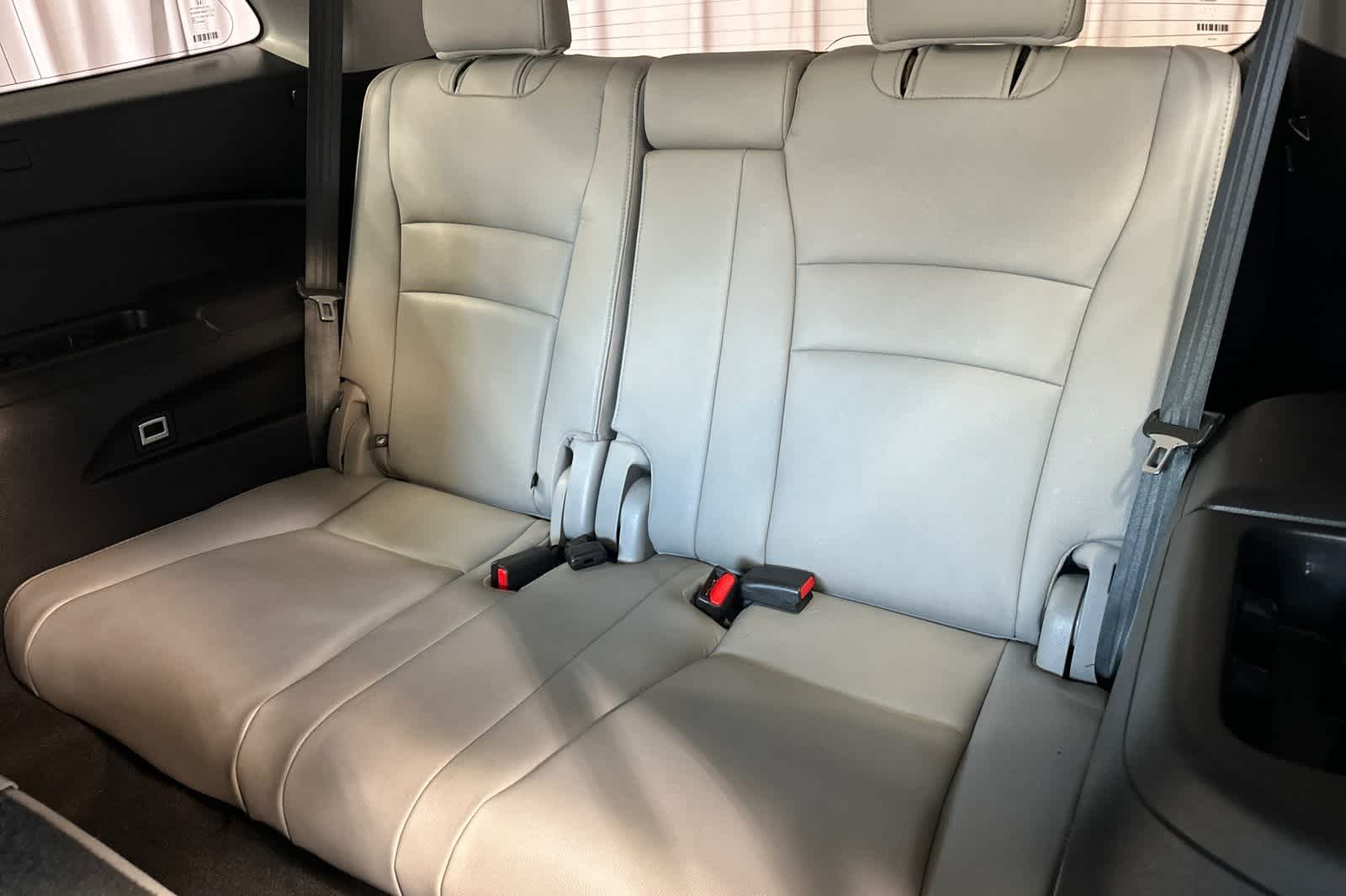 Thumbnail: 2017 Honda Pilot - 15