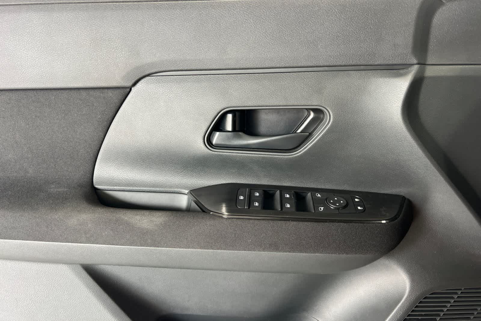 Thumbnail: 2025 Nissan Kicks - 12