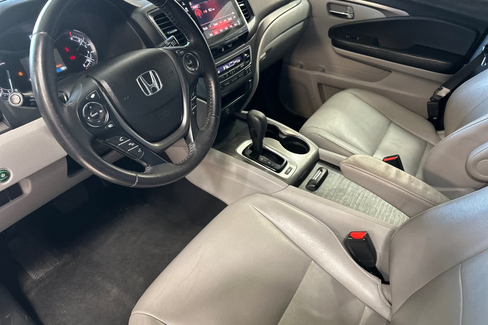 Thumbnail: 2017 Honda Pilot - 11