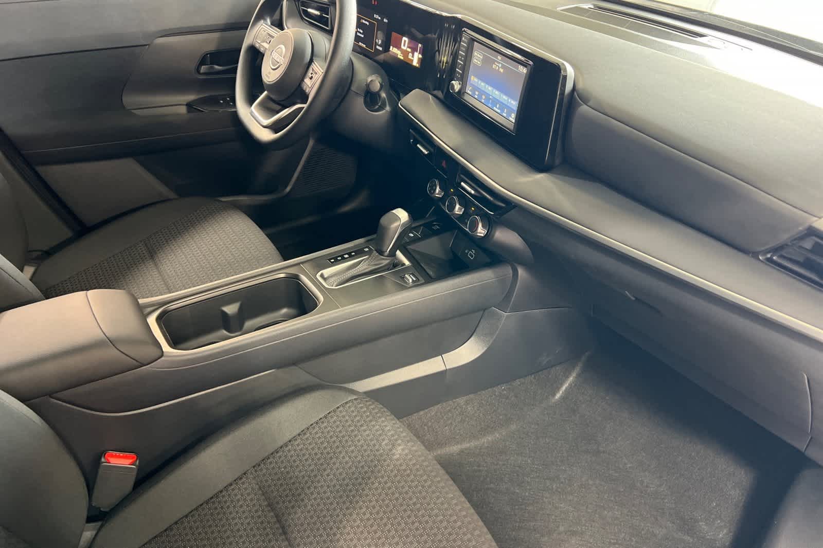 Thumbnail: 2025 Nissan Kicks - 16